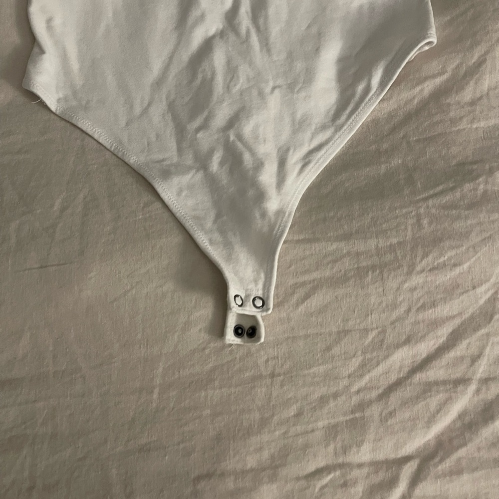 Abercrombie & Fitch White Off the Shoulder Body Suit - Picture 2 of 5